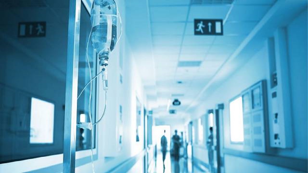 أقارب متوفى يعتدون على 3 أطباء بمستشفى في مكة المكرمة