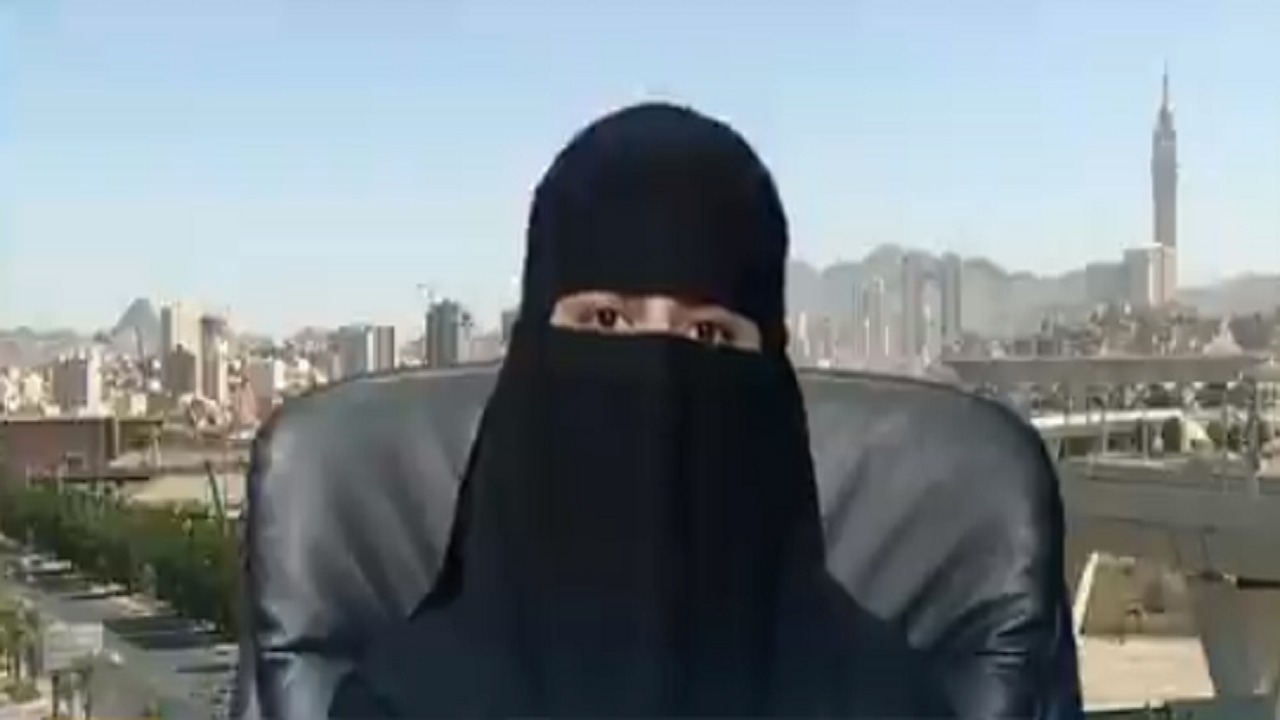 بالفيديو.. طالبة سعودية تبتكر كرسيًا ذكيًا يعمل بالطاقة الشمسية