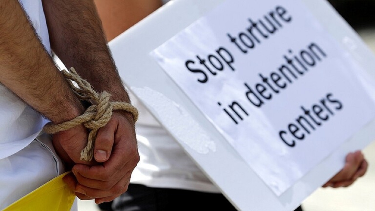 إجبار مهاجرات محتجزات بليبيا على ممارسة الجنس مقابل الماء
