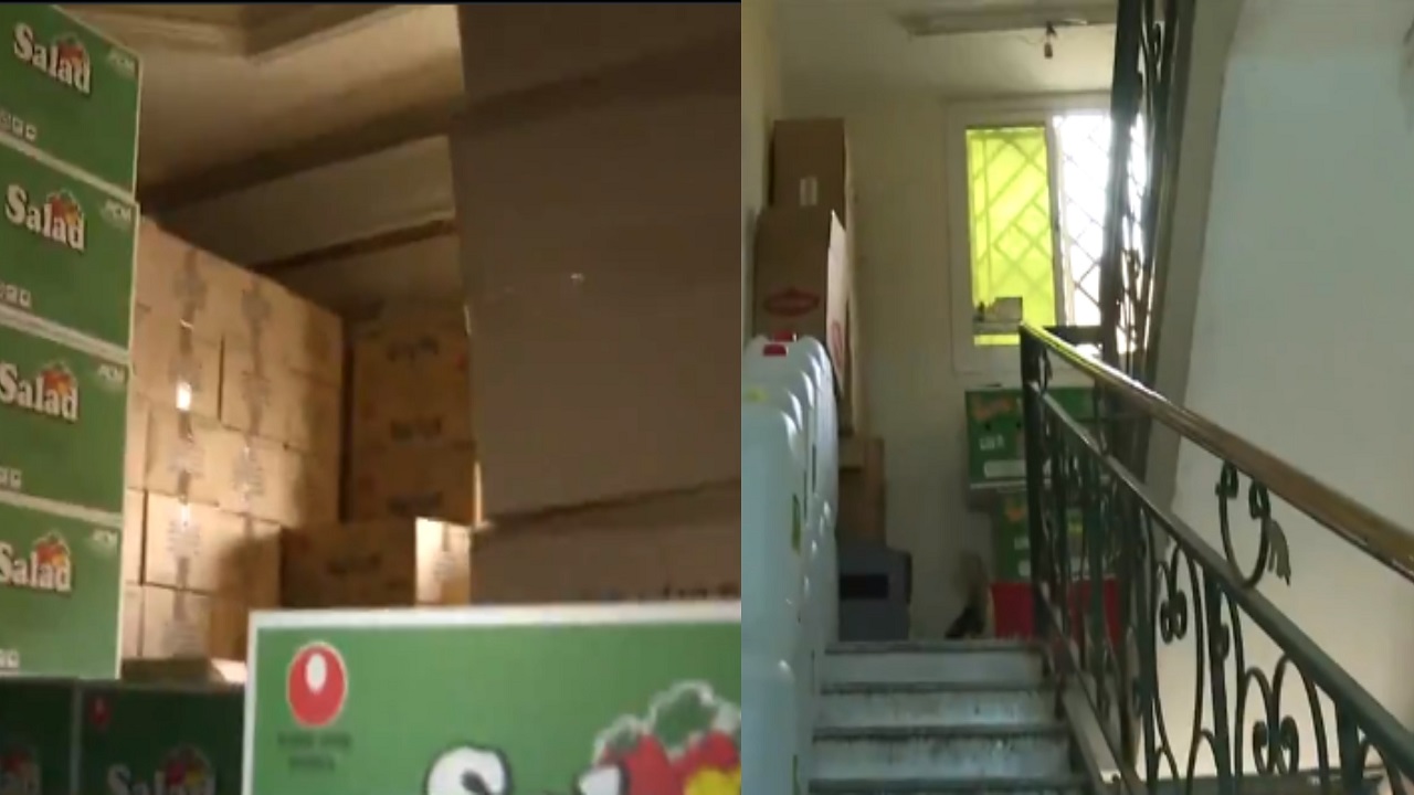فيديو.. عمالة مخالفة تستغل البيوت المهجورة في حفظ أغذية مجهولة المصدر بالرياض
