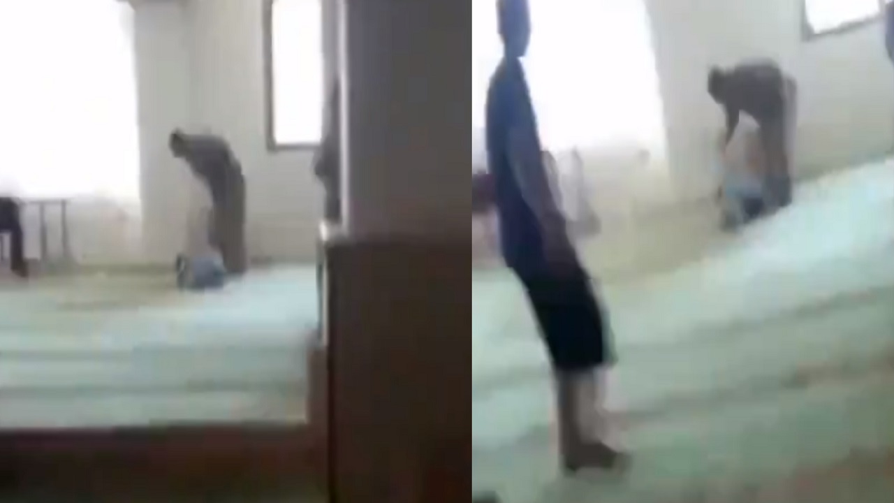 فيديو..إمام مسجد تركي يعتدي بوحشية على طفل بحجة الضوضاء