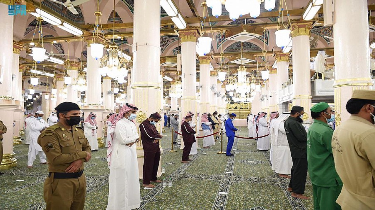 مساجد المملكة تشهد التزام وتطبيق البروتوكولات الصحية خلال صلاة عيد الأضحى