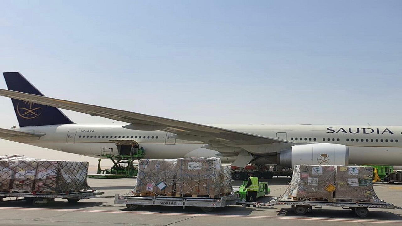 بالصور.. مغادرة أولى طلائع الجسر الجوي السعودي يحمل أجهزة طبية ووقائية لتونس