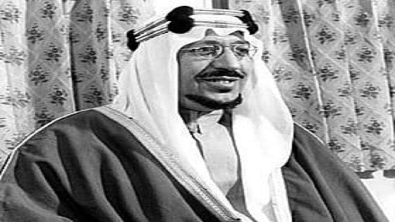 مقطع صوتي &#8220;نادر&#8221; للملك سعود أثناء افتتاح جلسة مجلس الشورى عام 1947