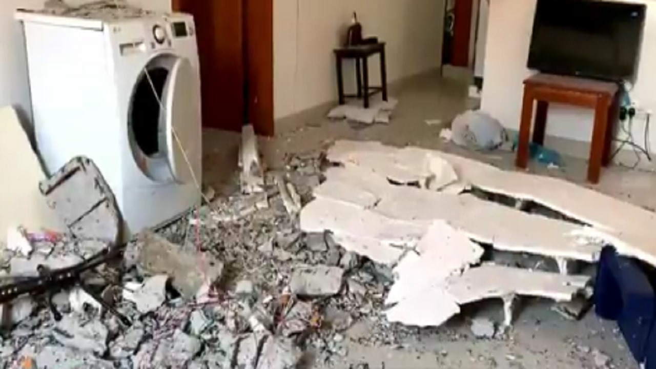 بالفيديو .. تصدع وانهيار أجزاء من منزل مواطن بالدمام