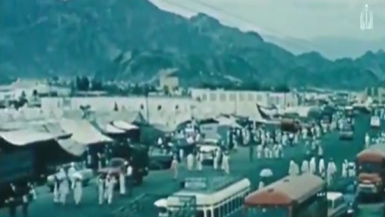 بالفيديو .. لقطات تاريخية للحجاج بأول أيام التشريق قبل 56 عاما