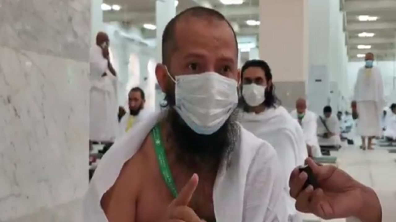 بالفيديو .. حاج يمني يوجه رسالة قوية لمن يطعن في المملكة : اتقوا الله
