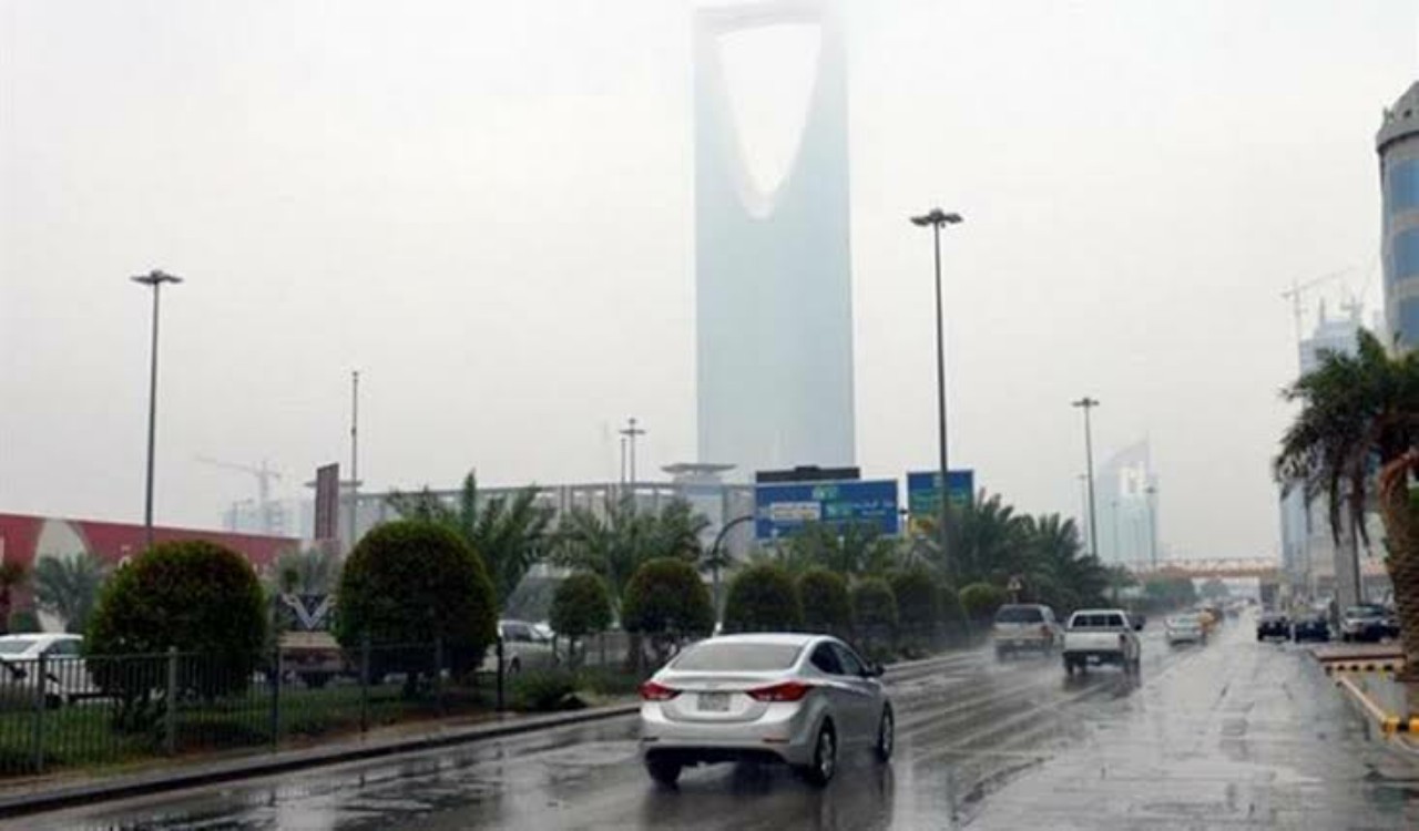 هطول أمطار على أجزاء متفرقة من الرياض