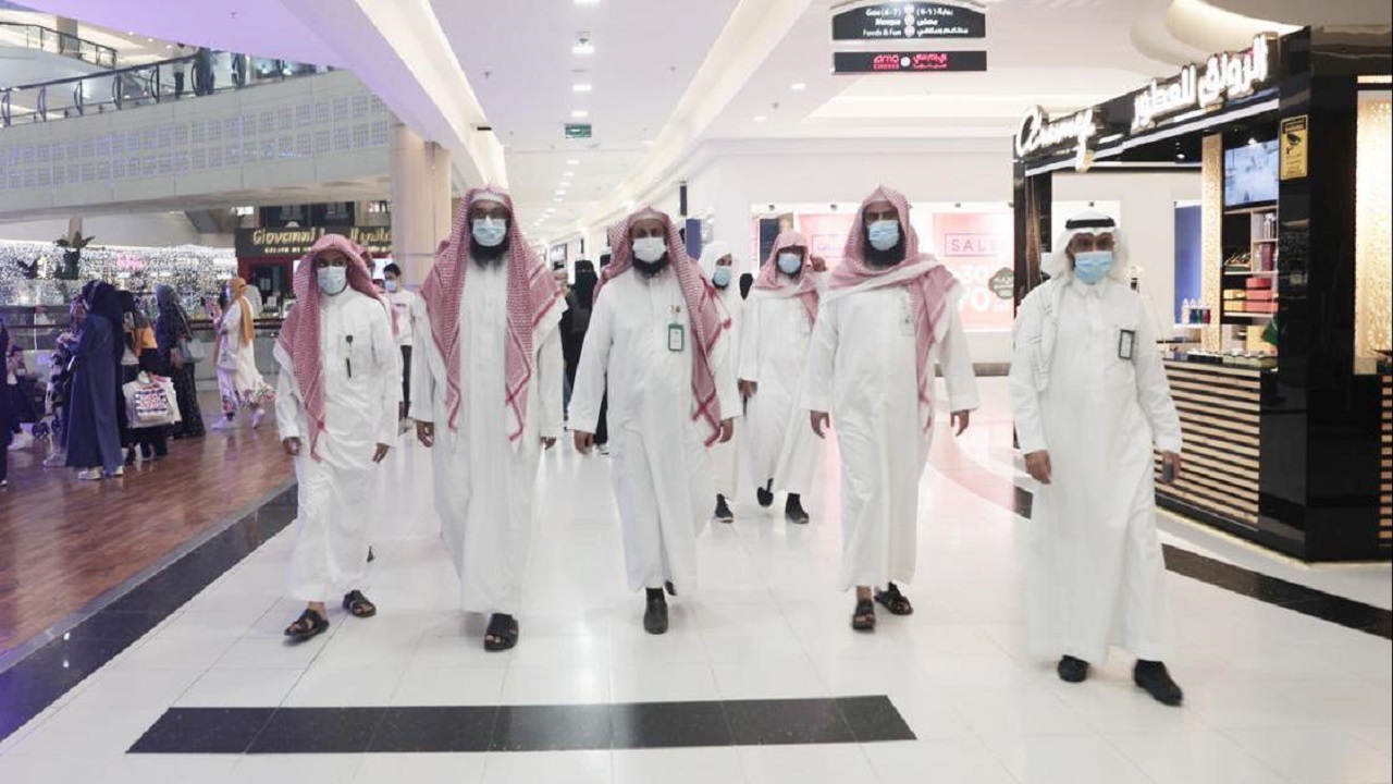 مدير عام هيئة الأمر بالمعروف بمنطقة الرياض يتفقد العمل الميداني في عيد الأضحى