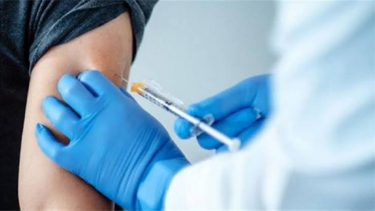 ” الصحة “: الجرعة الثانية من اللقاح متاحة للفئة العمرية من 40 سنة هجري وأكثر