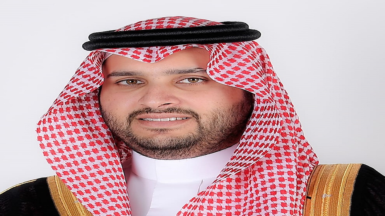 الأمير تركي بن محمد بن فهد يعايد أيتام ويتيمات جمعية &#8220;بناء&#8221; بنصف مليون ريال