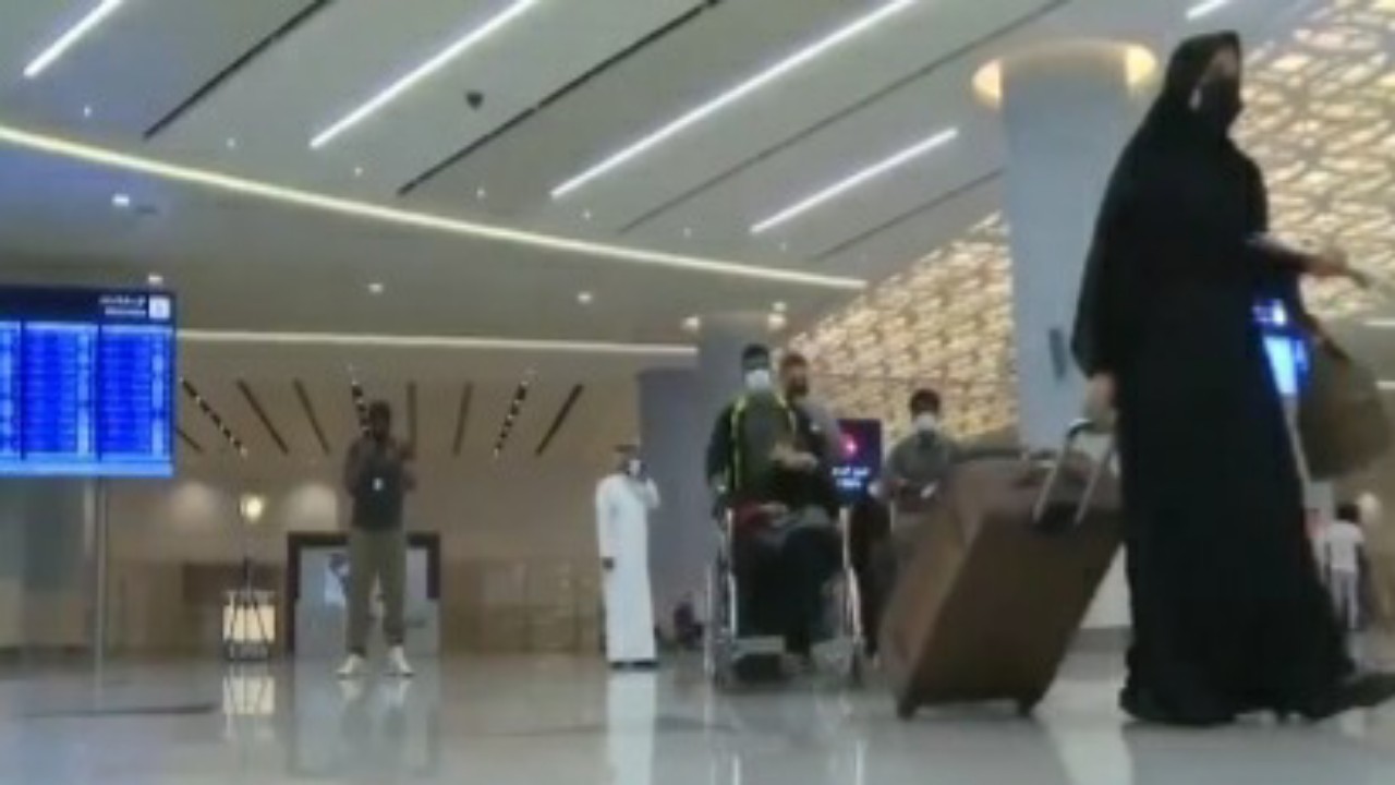 استمرار إيقاف منح تأشيرات العمرة لمواطني 13 دولة بسبب تحورات كورونا “فيديو” 