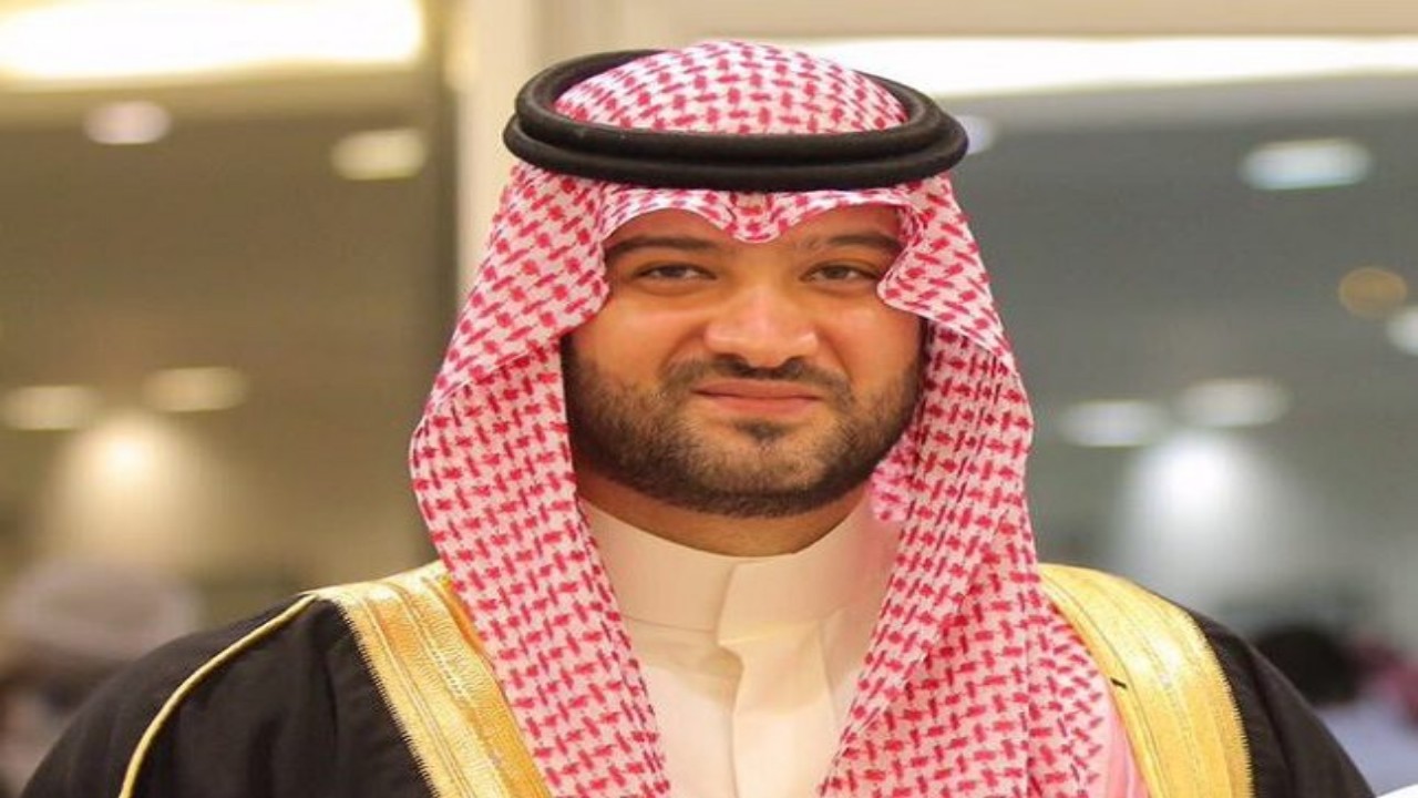 الأمير سطام بن خالد يقدم التعازي لرئيس الاستخبارات العامة في وفاة والدته