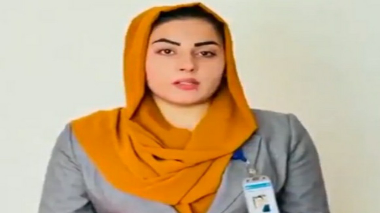 مذيعة أفغانية: حُذرت من الذهاب لمكان عملي وقالوا لي النظام في حكم طالبان تغيّر &#8220;فيديو&#8221;