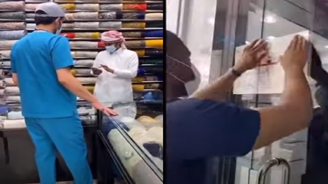 بالفيديو.. إغلاق محلات تجارية بسبب عدم &#8220;التحصين&#8221; في الرياض
