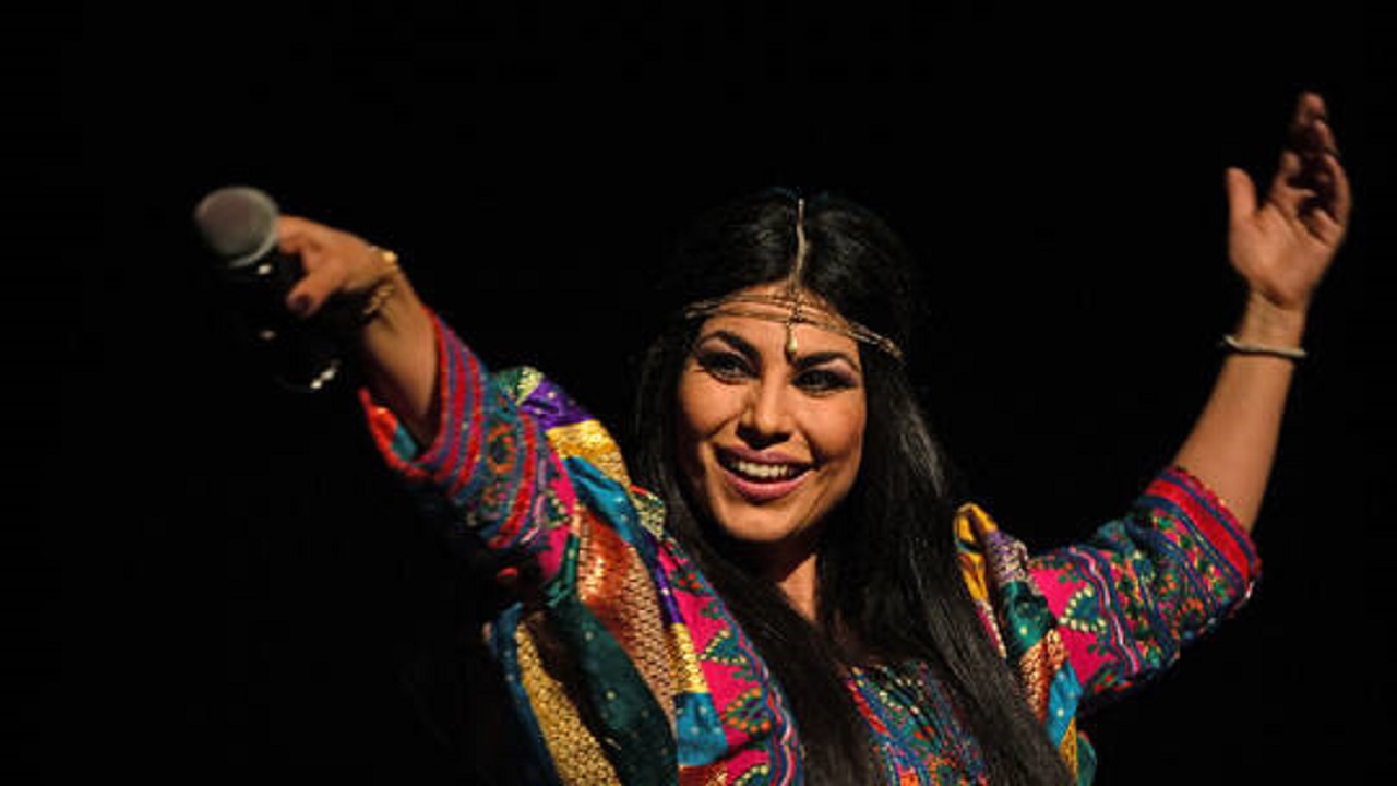 هروب أريانا سعيد أشهر مغنية أفغانية من قبضة طالبان
