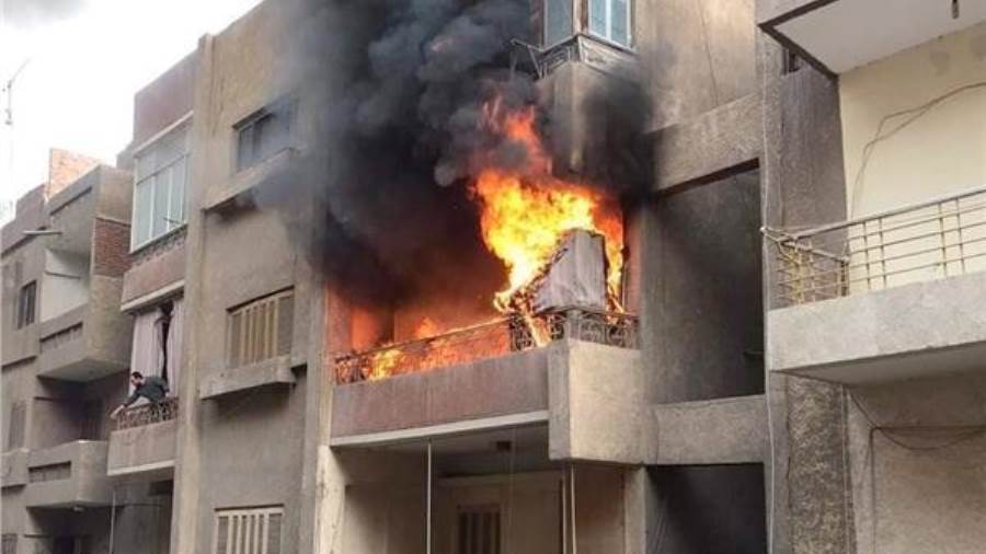 أب يشعل النيران في زوجته وابنتيه لرفضهن بيع الشقة