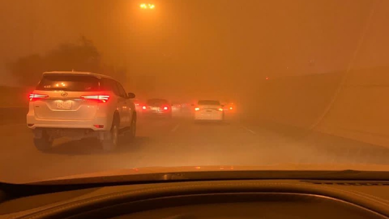 “أمن الطرق” يدعو مستخدمي طريق شرورة -الرياض للحذر