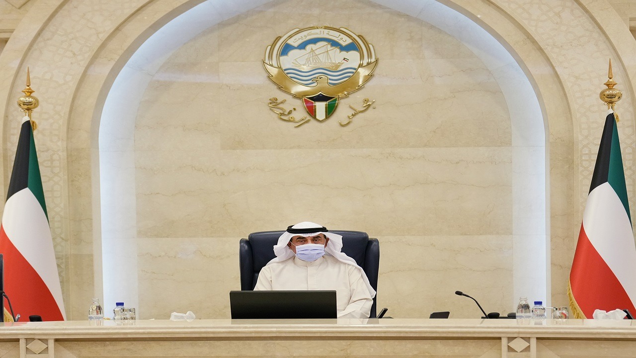 الكويت تُقر عودة الدوام الرسمي للجهات الحكومية وسفر غير المطعمين بشروط