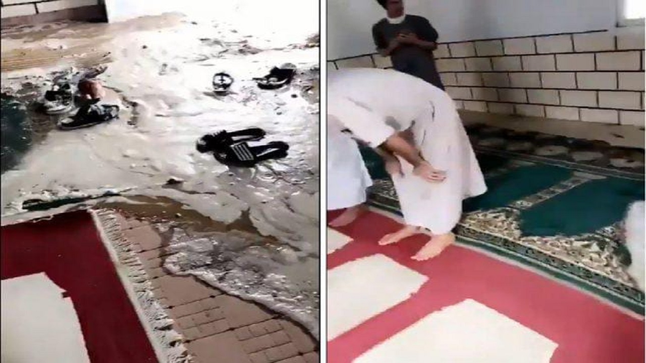بالفيديو.. لحظة مداهمة السيول لأحد المساجد في بيشة
