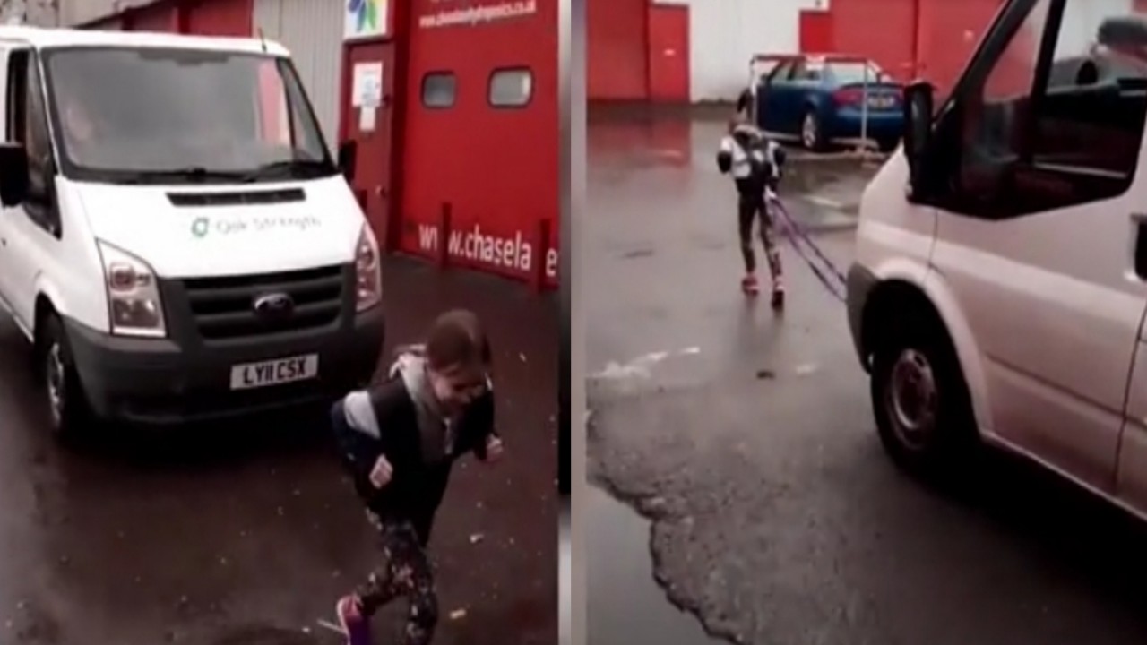 بالفيديو.. طفلة تسحب شاحنة ضخمة بمسابقة أقوى امرأة