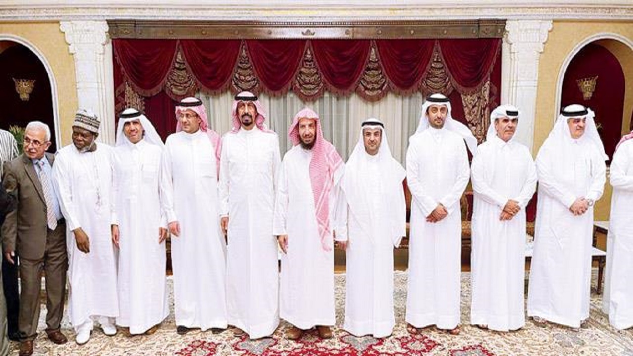 بالصور.. الشيخ سعد الشتري يقيم حفل عشاء تكريمًا لسفير دولة قطر الجديد لدى المملكة