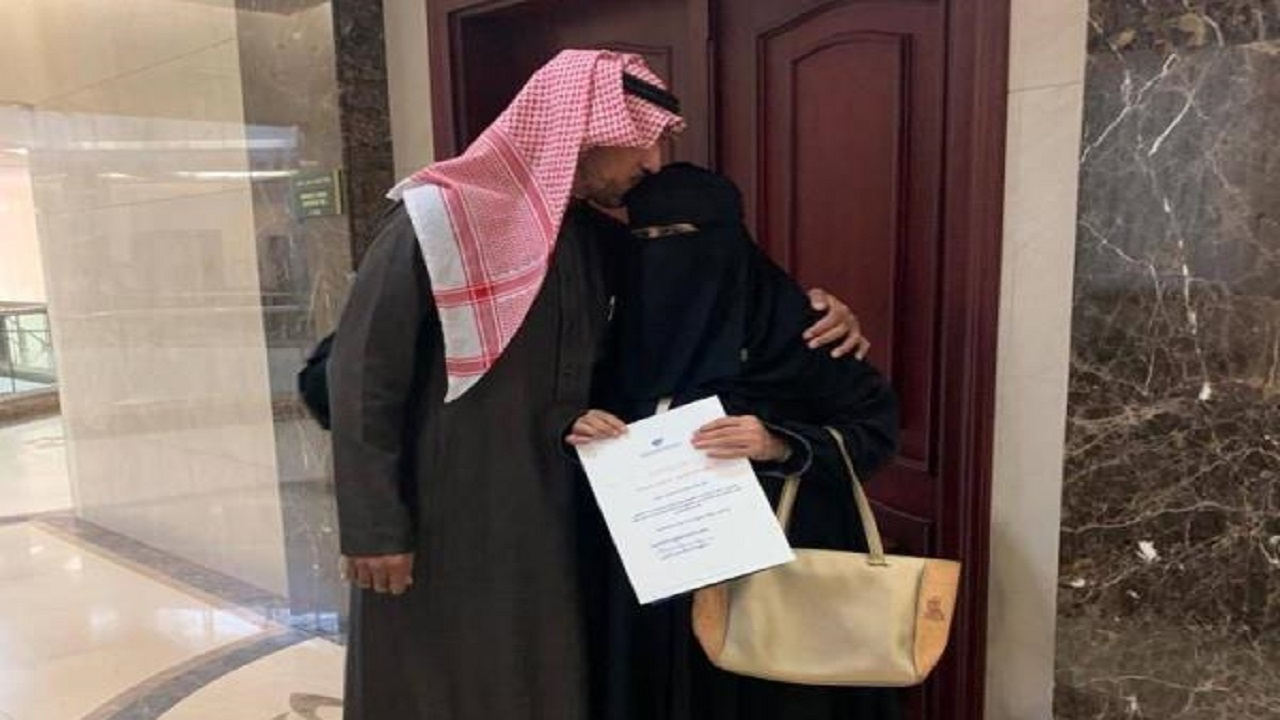 مواطنة تنقطع عن الدراسة 40 عاما ومفاجأة بعد التحاقها بجامعة الإمام عبدالرحمن بن فيصل