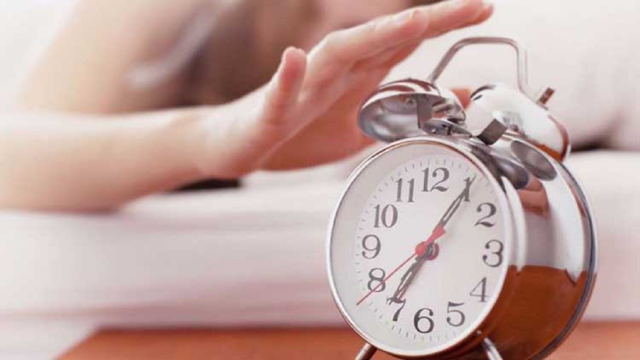 دراسة: النوم 8 ساعات يحمي من الزهايمر
