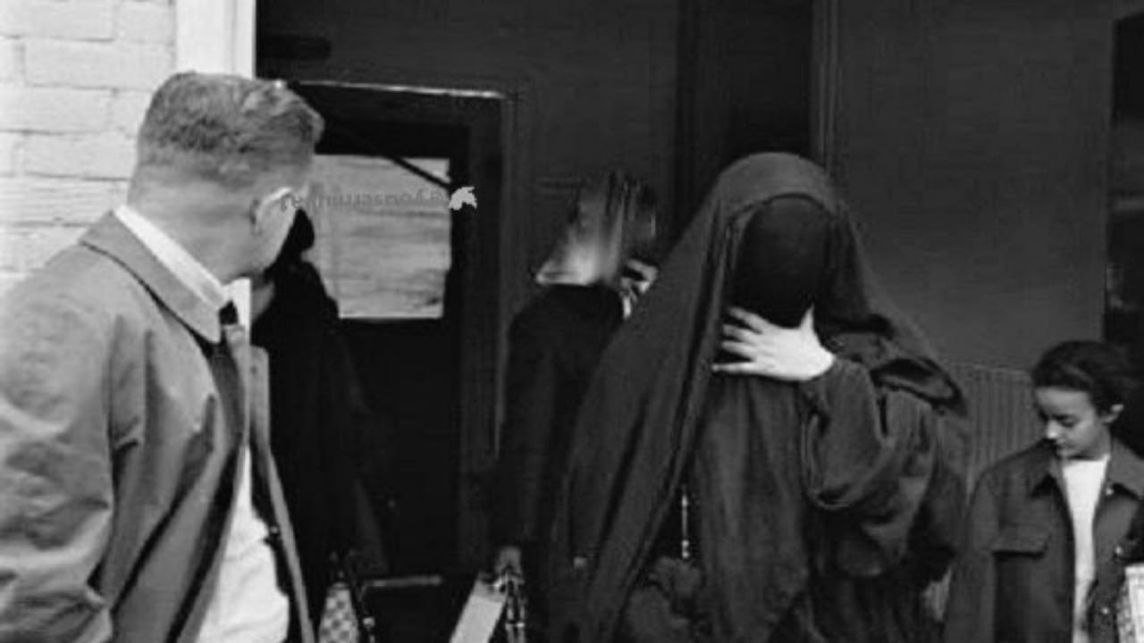 صورة نادرة للأميرة الجوهرة بنت سعود في مطار أمستردام قبل 56 عاماً