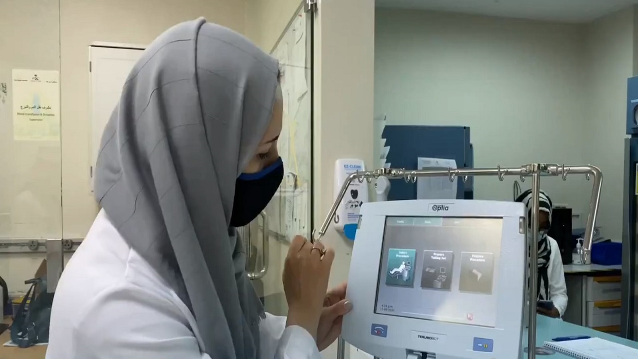 استخدام جهاز لتغيير ونقل الدم دون تدخل بشري لأول مرة بمستشفى في جدة