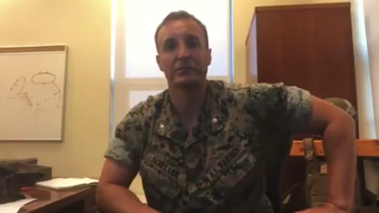 بالفيديو .. ضابط أمريكي يتجرأ ويوجه انتقادات غير مسبوقة لقياداته العسكرية