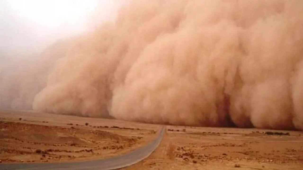 بالفيديو .. خبير مناخي يقدم 3 حلول لتخفيف الغبار في المملكة