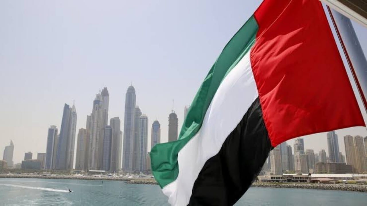 الإمارات تدين محاولة استهداف المملكة بصواريخ باليستية وطائرات مفخخة