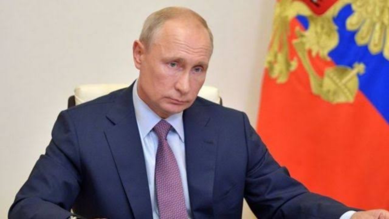 بوتين يعزل نفسه بعد مخالطته مصابين بكورونا