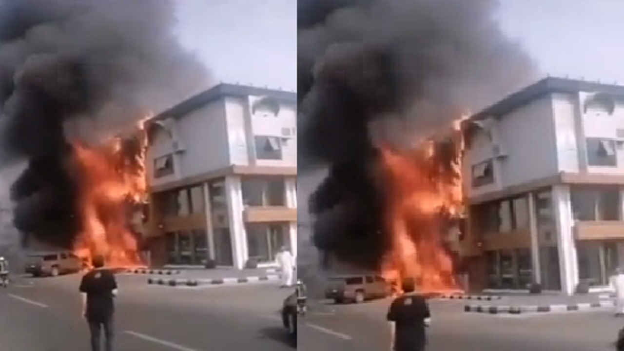 بالفيديو.. اندلاع حريق هائل في مطعم مصري بجدة