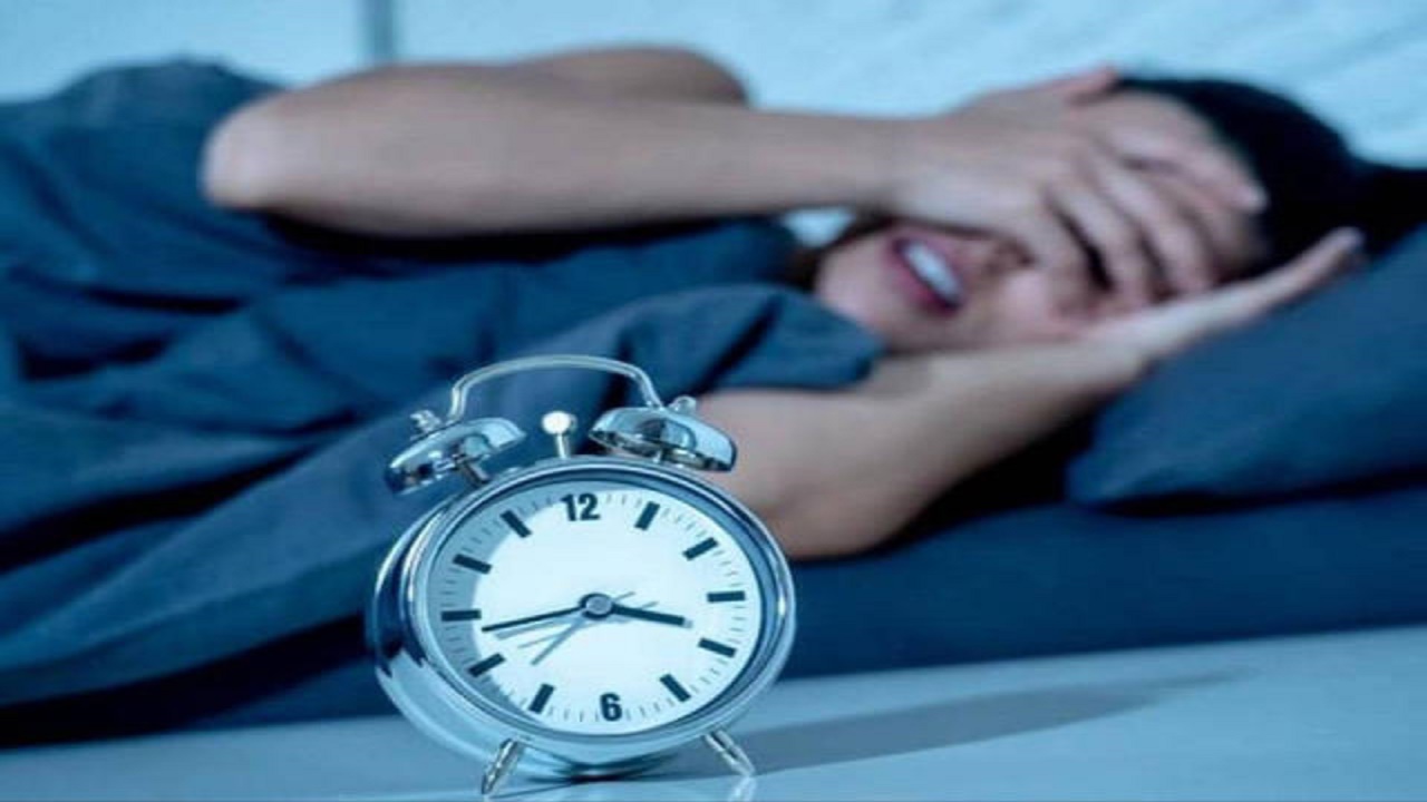 دراسة: النوم خلال الإجازات لا يعوض اضطرابات أيام العمل