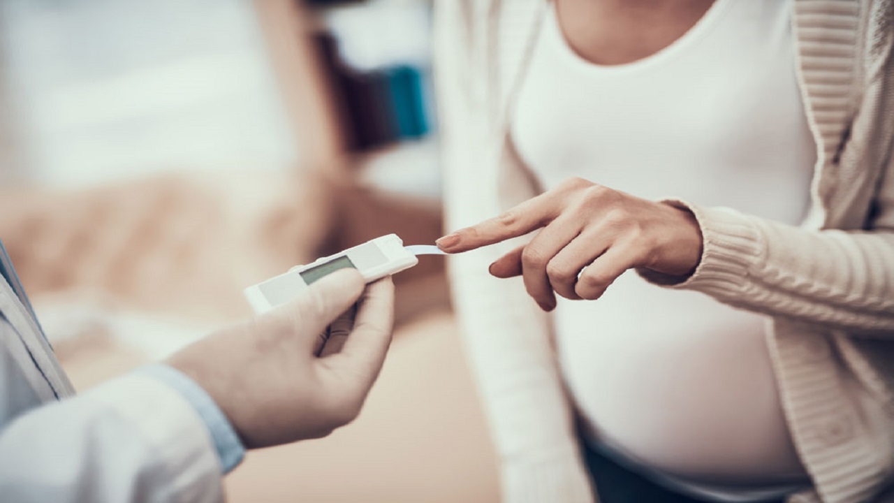 أخصائية: السكري الحملي يزيد من نسبة حدوث الولادة القيصرية