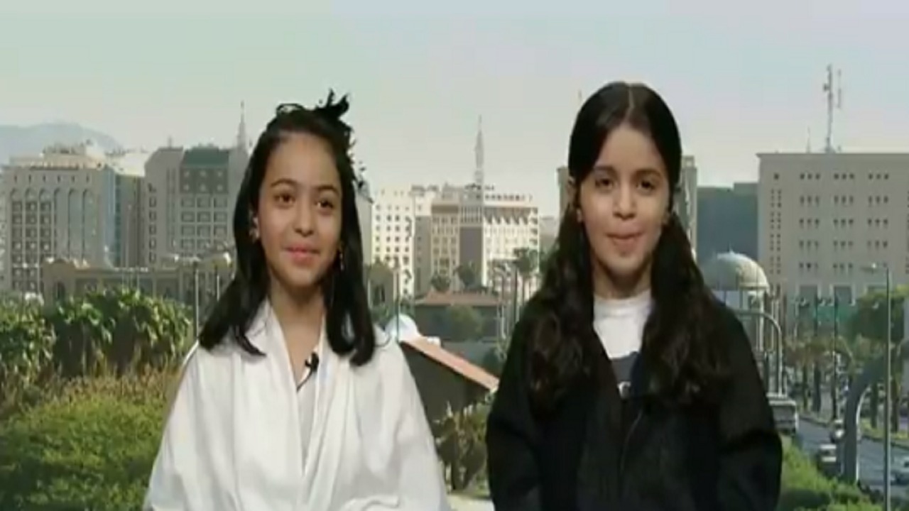 شاهد.. طفلتان سعوديتان يحققان المركز الثاني عالميًا في بطولة &#8220;الروبوفيست&#8221;