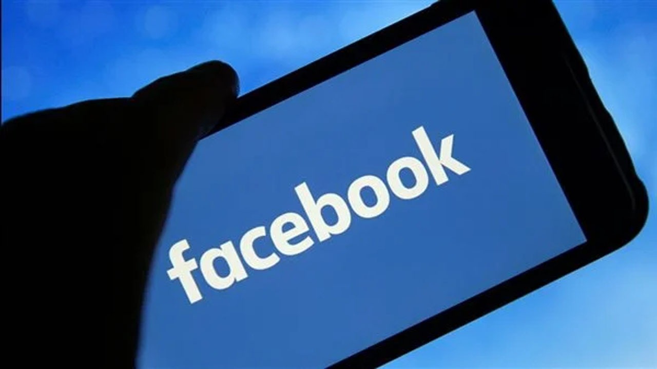 باحثون يحذرون مستخدمي آيفون من استخدام “فيس بوك”