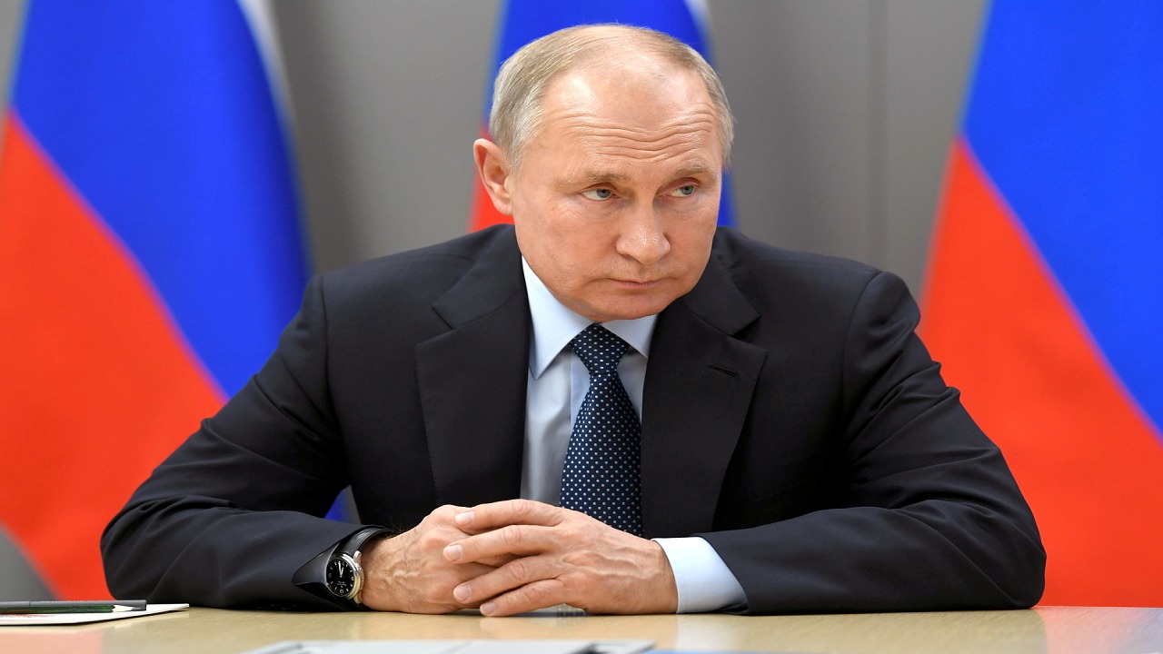 بوتين لــ”مسؤولة روسية” : سعالي لا يثير القلق