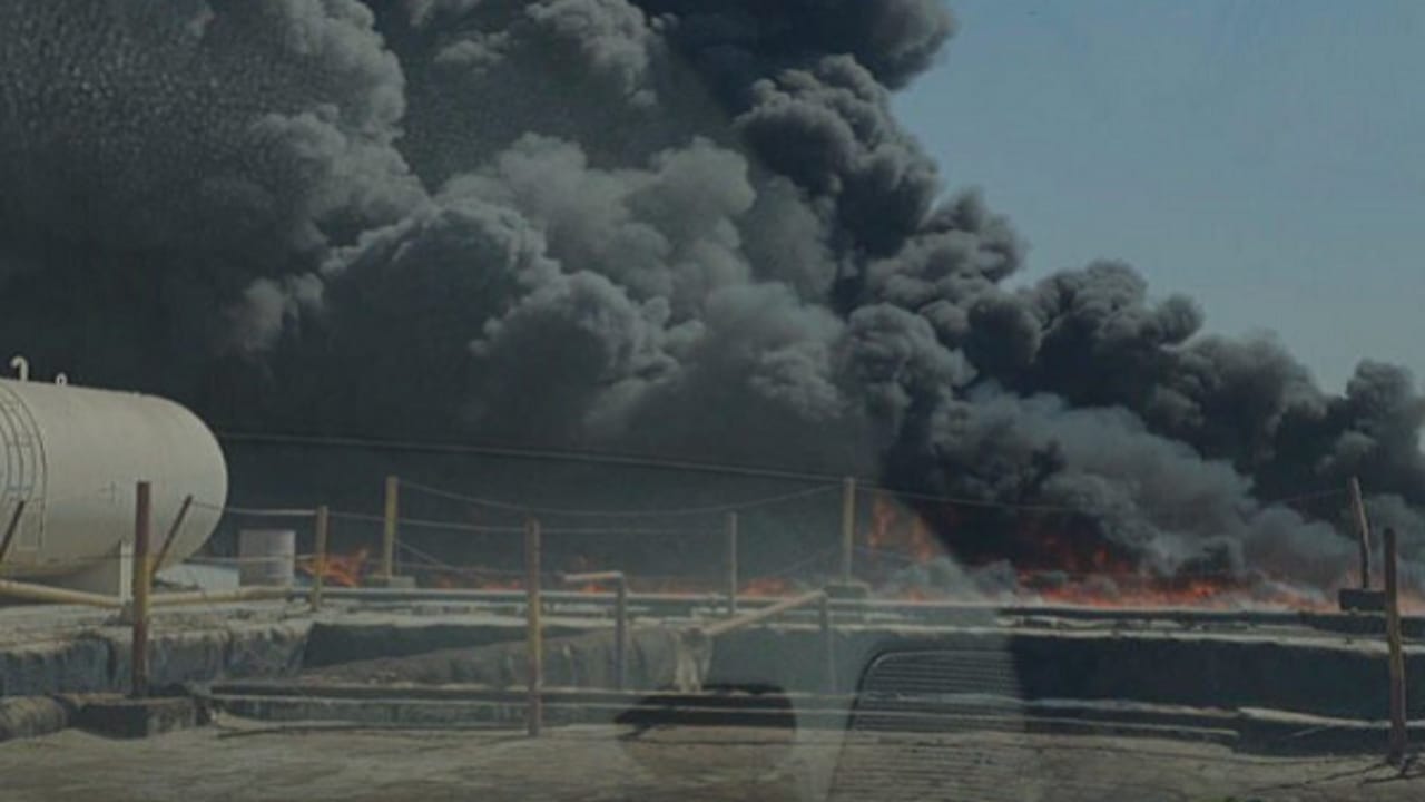 حريق هائل في منطقة جبل علي الصناعية بدبي