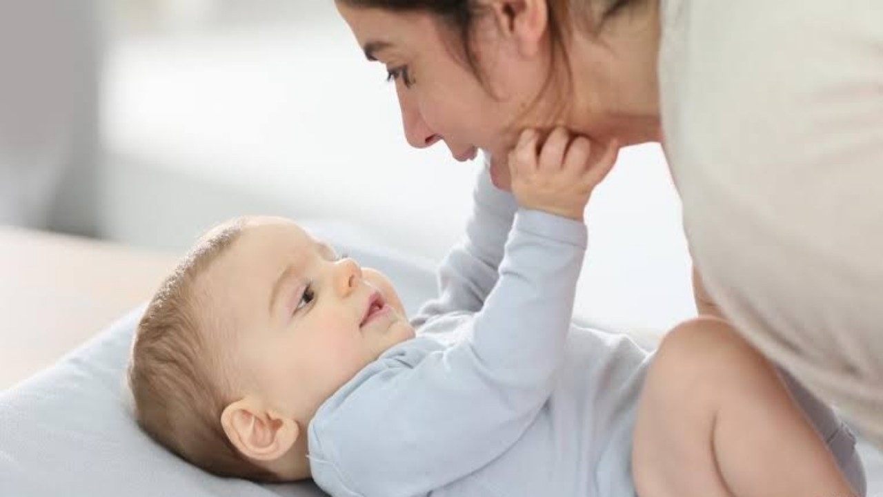 مدى كفاية لبن الرضاعة للطفل في الشهر السادس