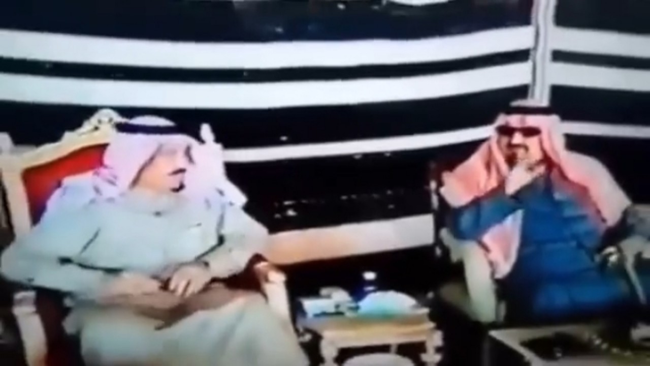 فيديو نادر لزيارة خادم الحرمين للأمير سلطان بمخيم المقناص