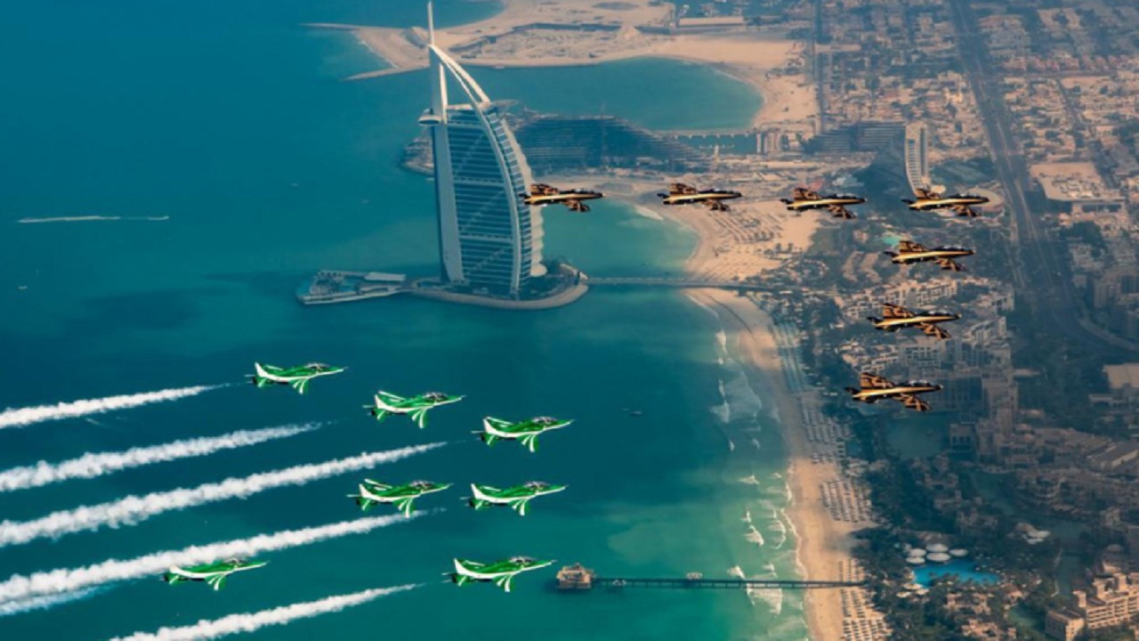 بالصور.. فريق الصقور السعودي يقدم عروض جوية بمعرض اكسبو 2020