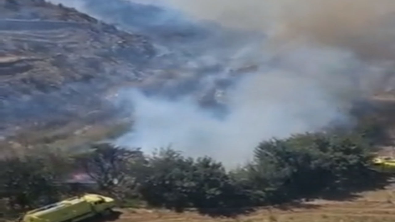 بالفيديو والصور.. حريق في جبال العثربان والدفاع المدني يباشر