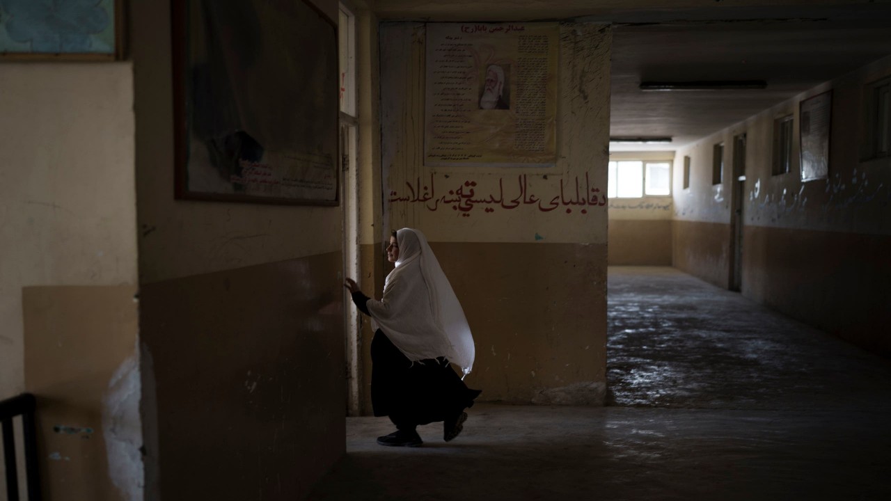 طالبان تسمح للفتيات بالعودة للمدارس باستثناء كابل
