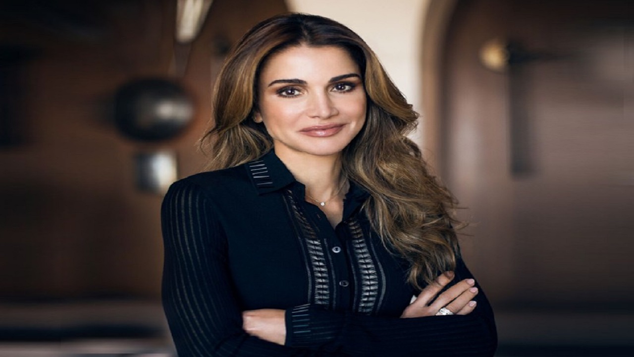صور.. الكشف عن سر لياقة الملكة رانيا