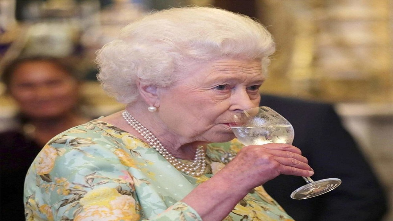 الكشف عن نفق سري للملكة إليزابيث يوصل قصرها ببار لشرب الخمر