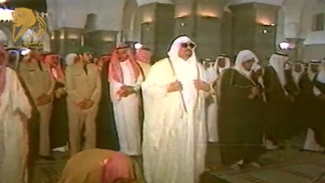 فيديو نادر للملك فهد أثناء تجديد مسجد قباء