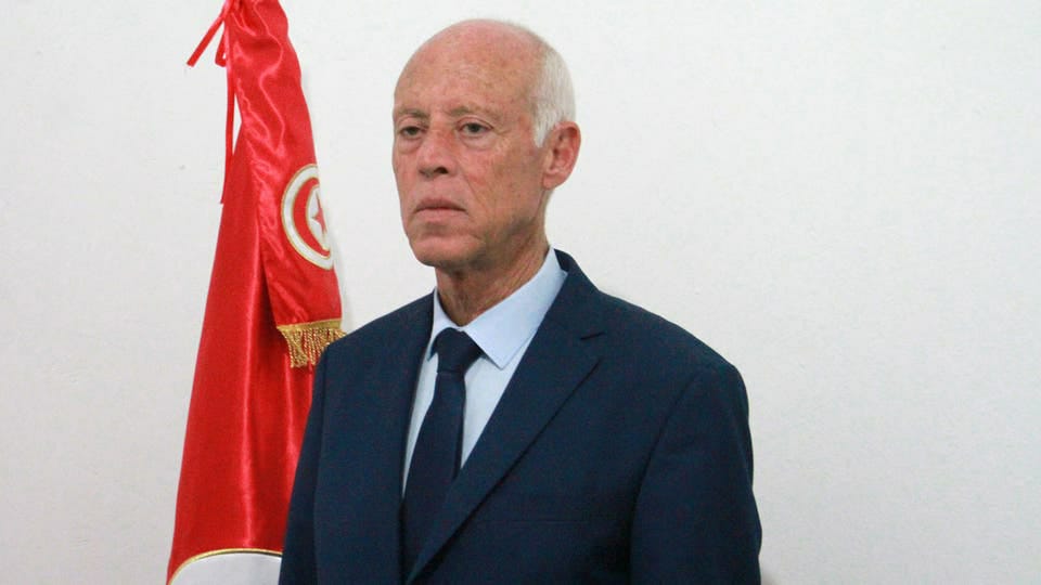 الرئيس التونسي يهدد بسحب جواز السفر الدبلوماسي من &#8220;المررزقي&#8221;